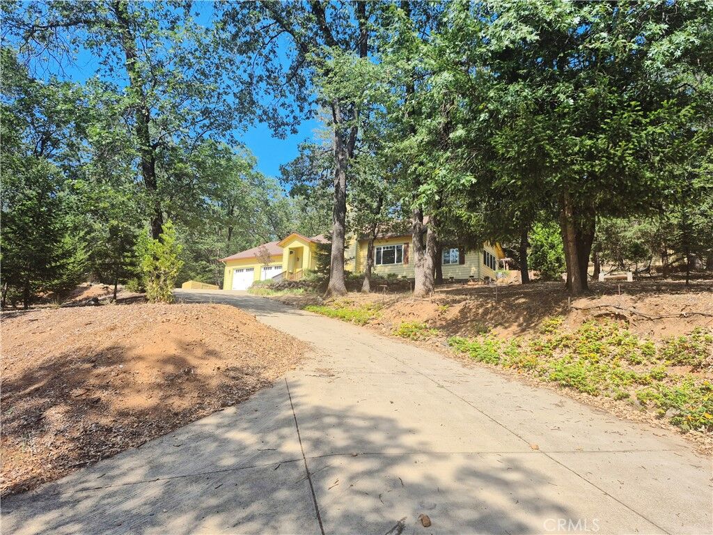 Property Photo:  14274 Regina Way  CA 95426 