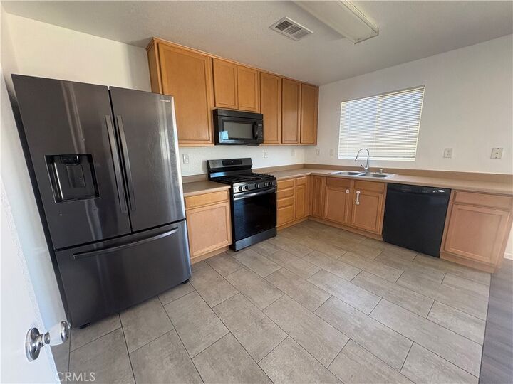 Property Photo: 16562 Jasmine Street CA 92395
