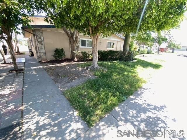 Property Photo:  341 Lansing Cir  CA 92025 