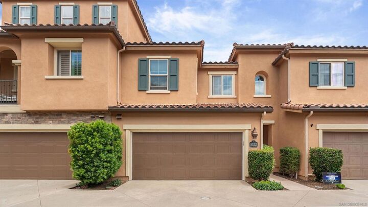 Property Photo:  