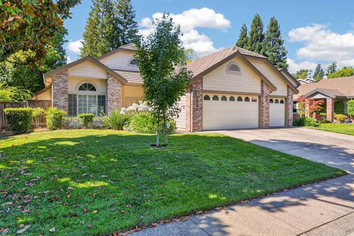 Property Photo: 2721 Courtside Drive CA 95661