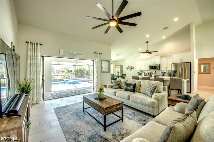 Property Photo:  2104 SW 28th Lane  FL 33914 