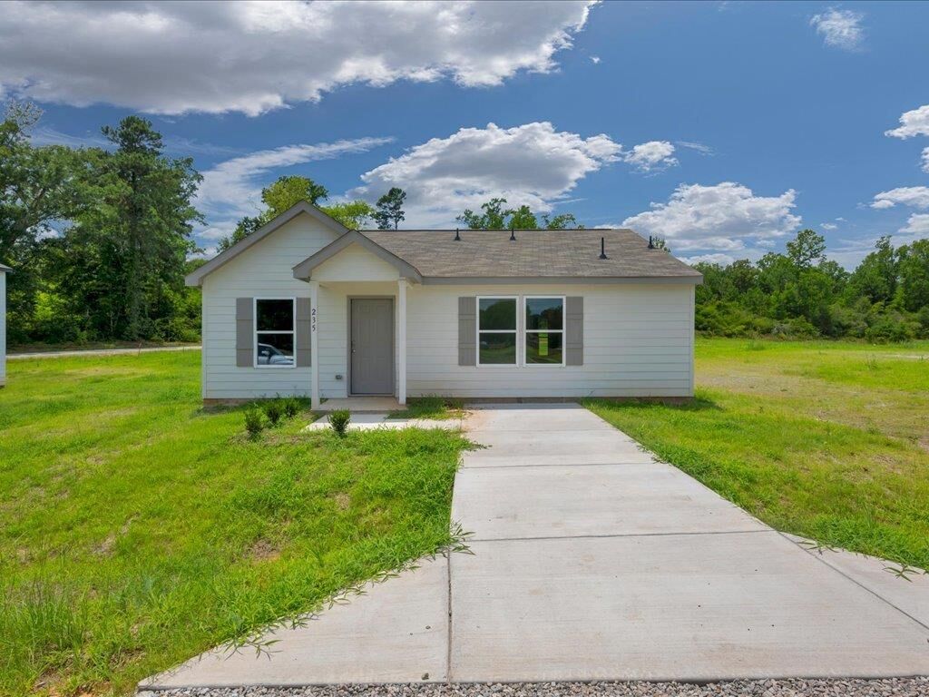 Property Photo:  235 Dana Drive  TX 75901 