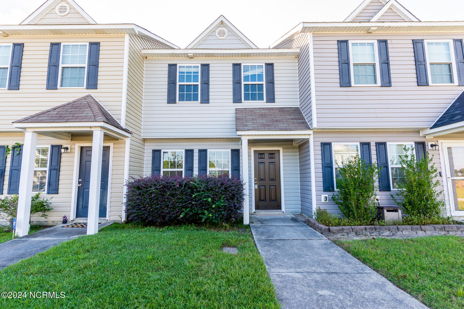 Property Photo:  202 Lanieve Court 5  NC 28539 