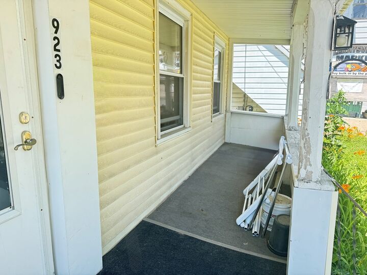 Property Photo:  923 Main St  PA 18829 