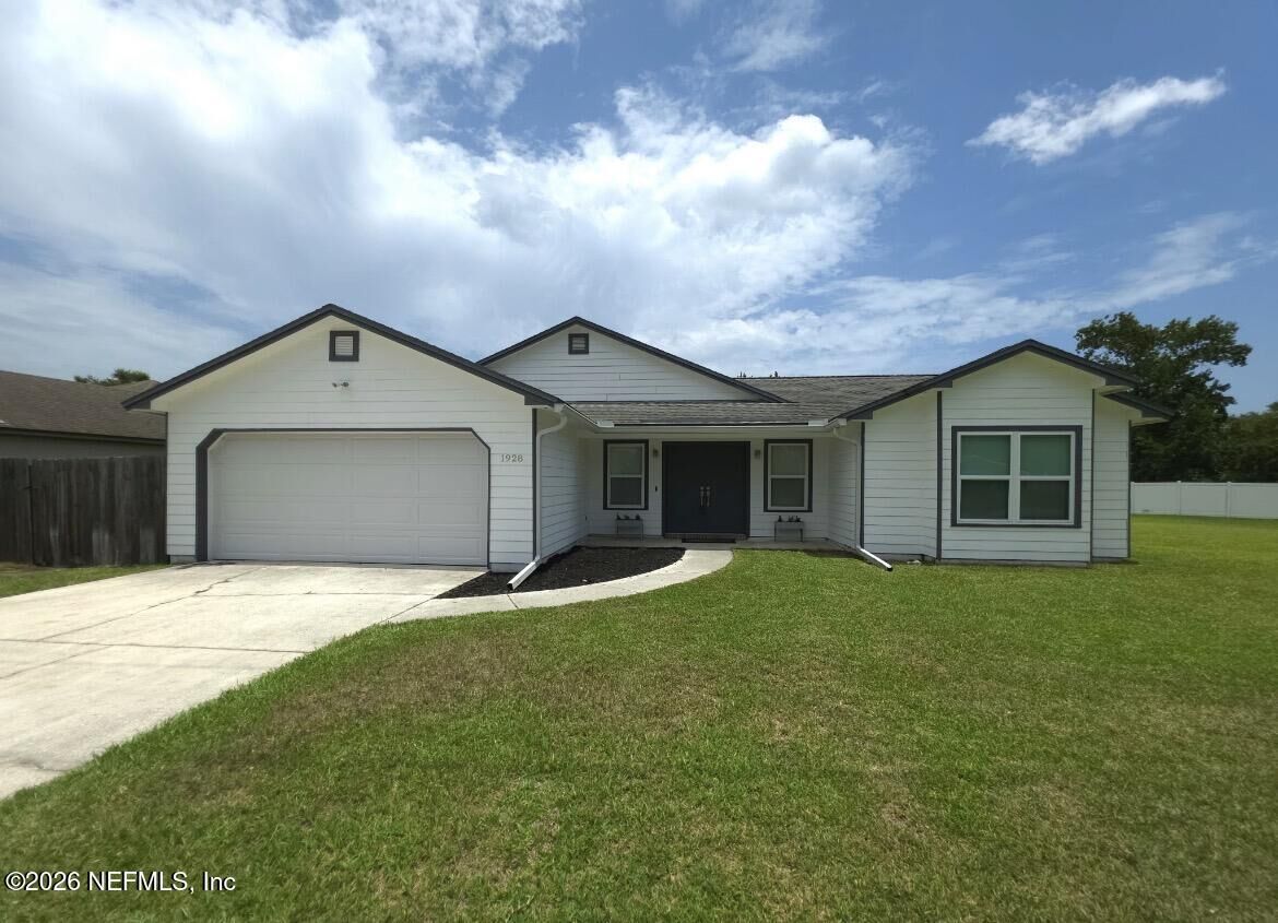 Property Photo: 1928 Farm Way FL 32068