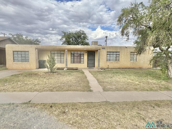 Property Photo: 910 Walter Street NM 88220