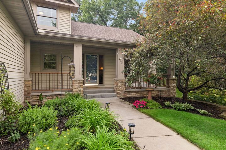 Property Photo:  612 Park View Court  WI 54016 