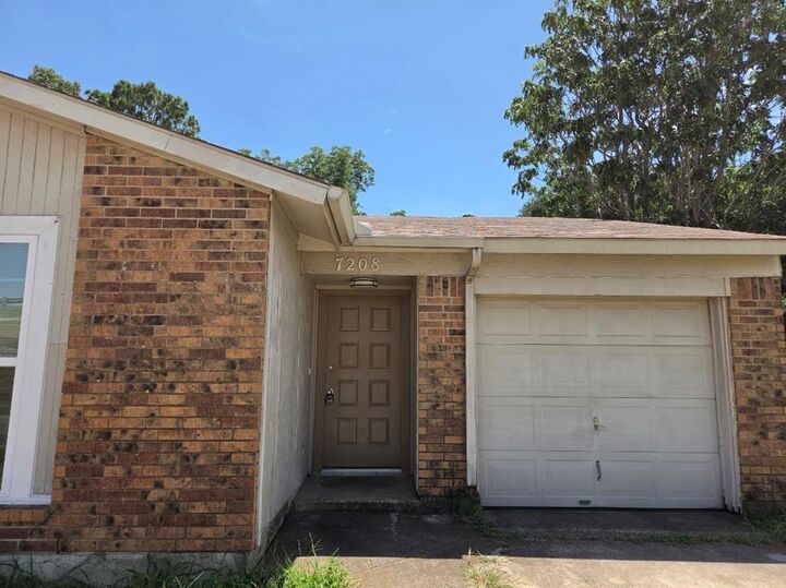 Property Photo: 7208 NE Loop 820 TX 76180
