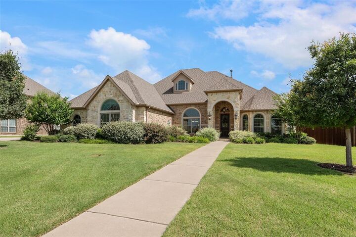 Property Photo:  508 Ambergate Drive  TX 76208 