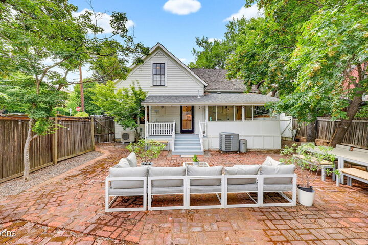 Property Photo: 135 S 3rd Street OR 97530
