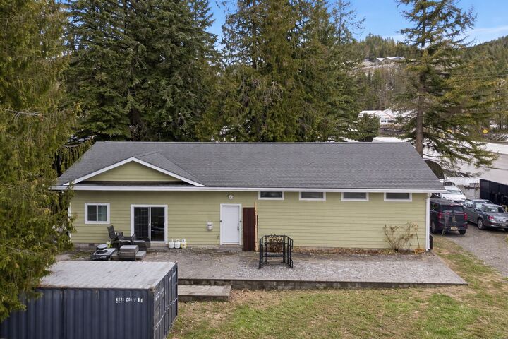 Property Photo: 1 Wolfe Street BC V0E 2V1
