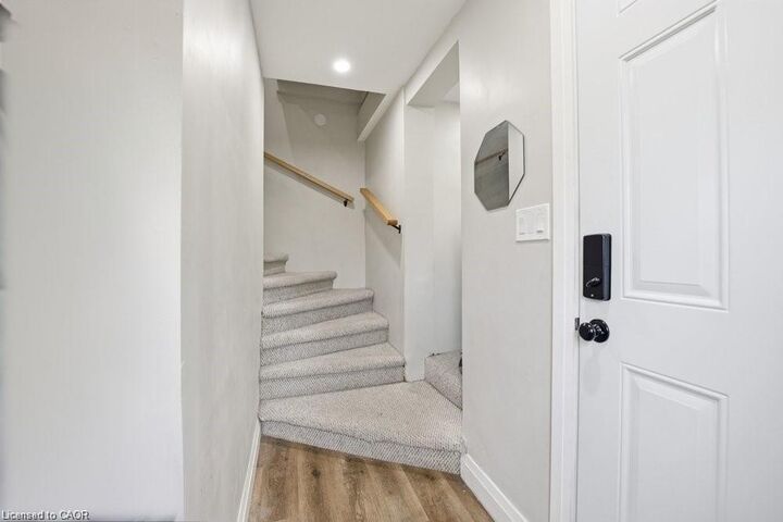 Property Photo:  773 Lawrence Road 2  ON L8K 1Z7 