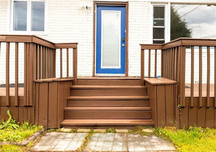 Property Photo: 60 Charlotte Avenue ON P0M 1L0