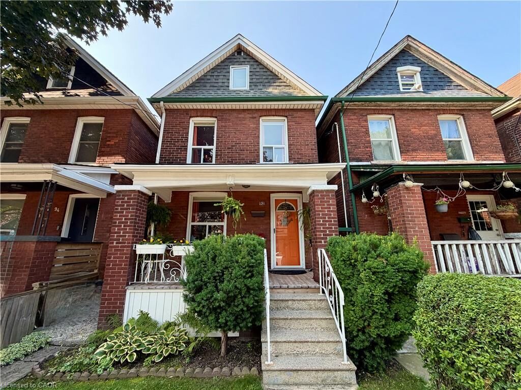 Property Photo:  92 Case Street  ON L8L 3G9 