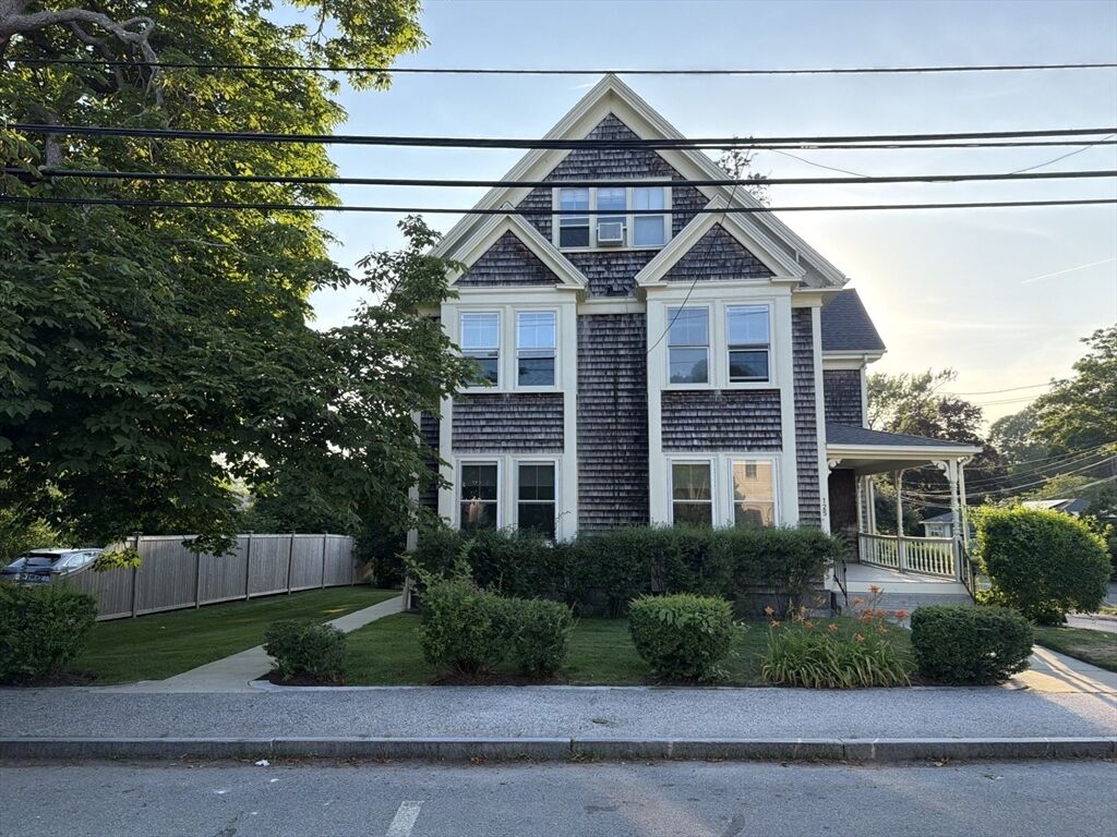 Property Photo: 125 Main St 2 MA 01966