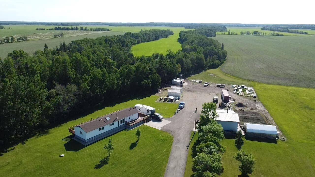 Property Photo: 85027 Highway 688 AB T0H 3B0