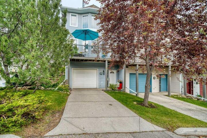 Property Photo:  68 Patina Point SW  AB T3H 3J7 