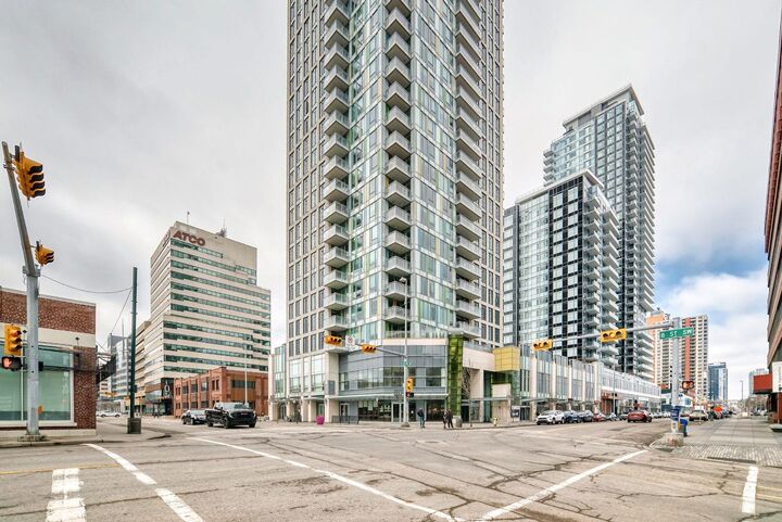 Property Photo: 901 10 Avenue SW 2804 AB T2R 0B5