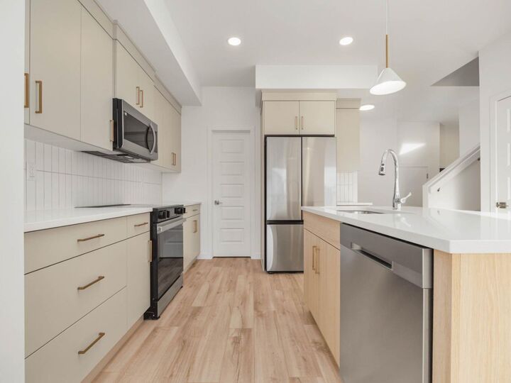 245 Caribou Way N — photo 1