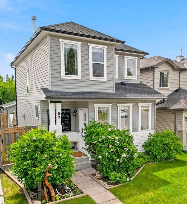 Property Photo: 53 Covebrook Close NE AB T3K 6J5