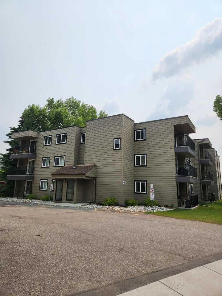 Property Photo:  40 Glenbrook 201  AB T4C 1T2 