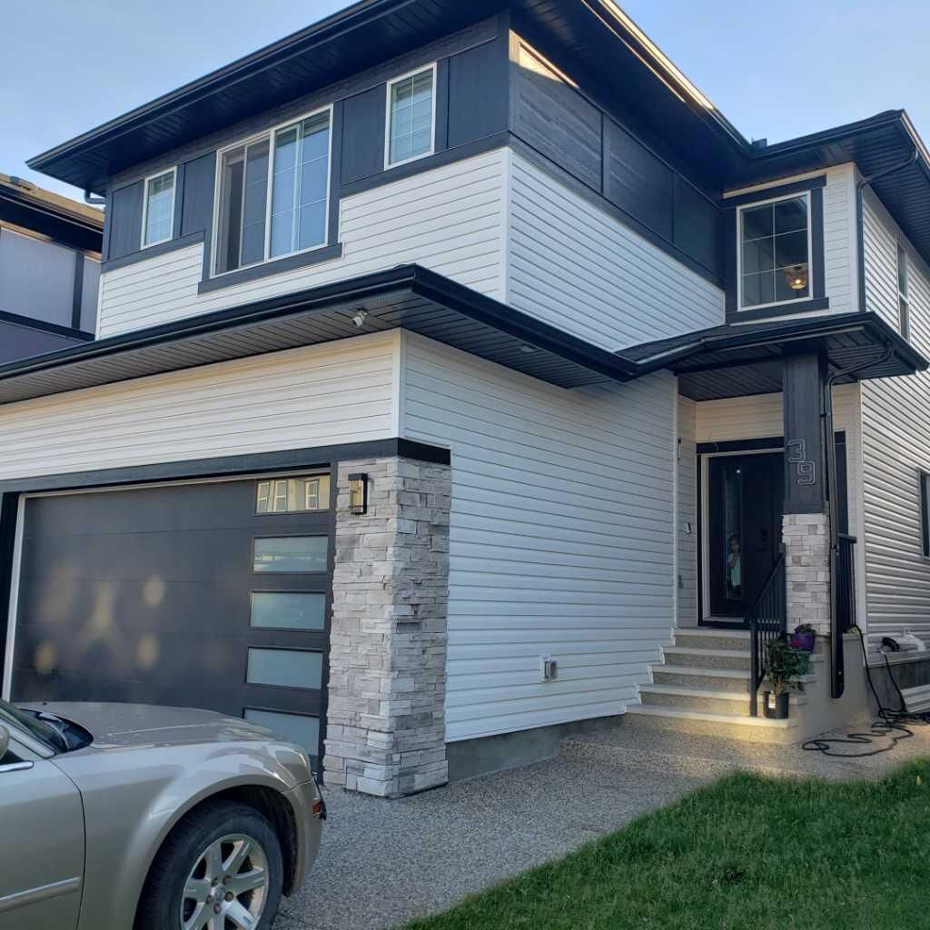 Property Photo:  39 Saddlecrest Link NE  AB T3J 0Z3 