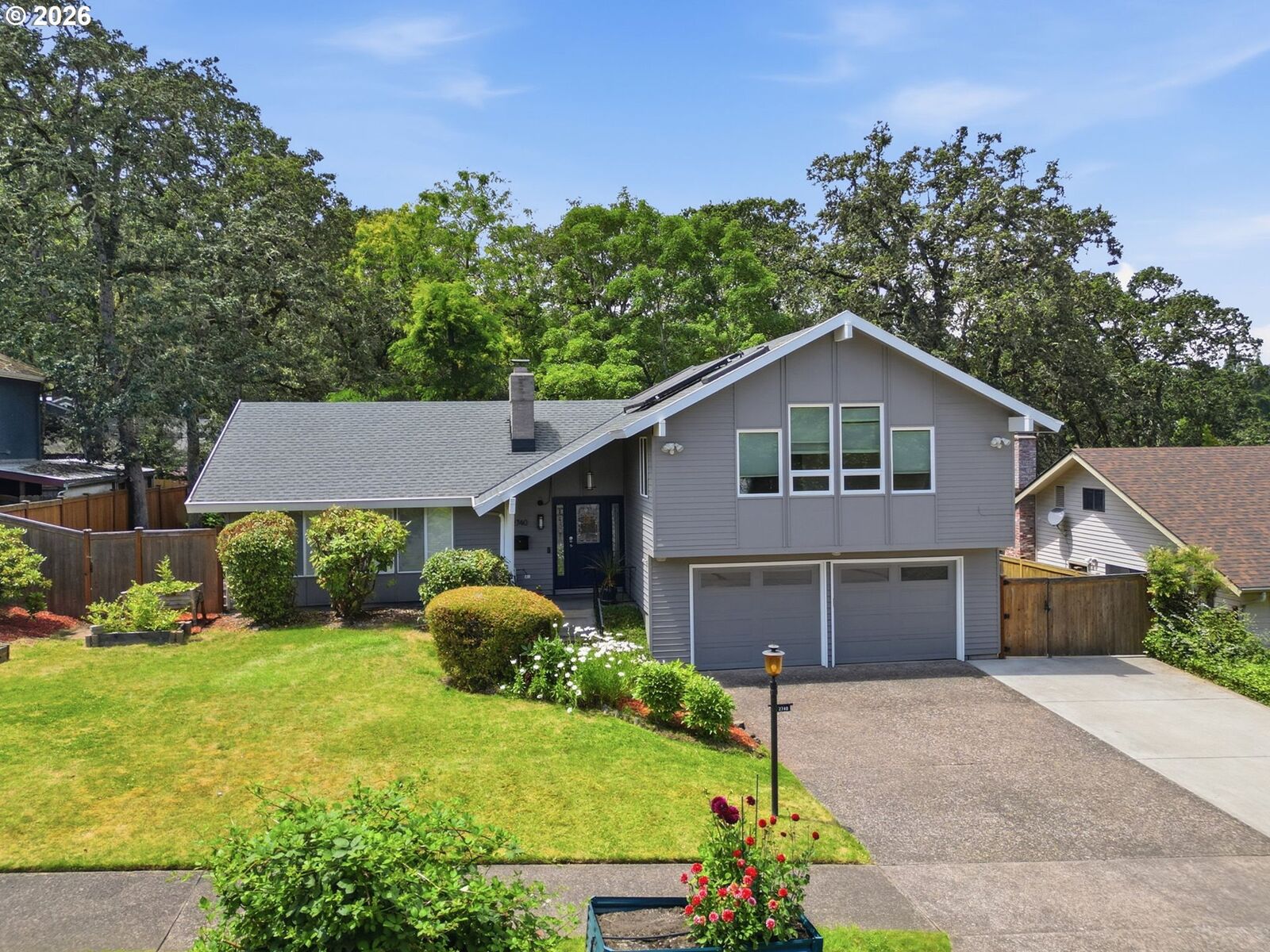 Property Photo:  2740 Almaden St  OR 97405 