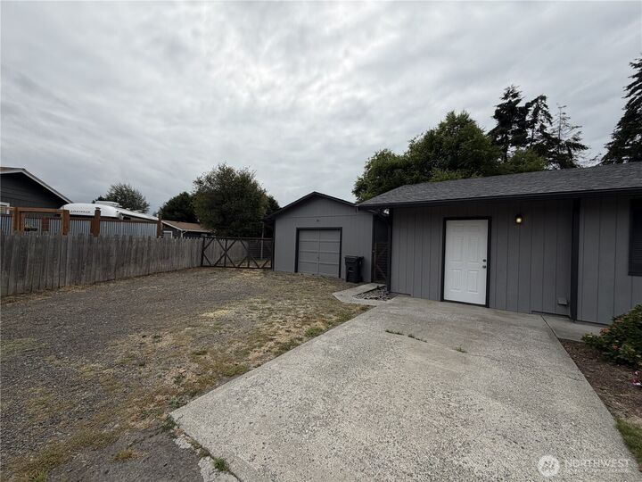 Property Photo: 100 W Robert Place WA 98382