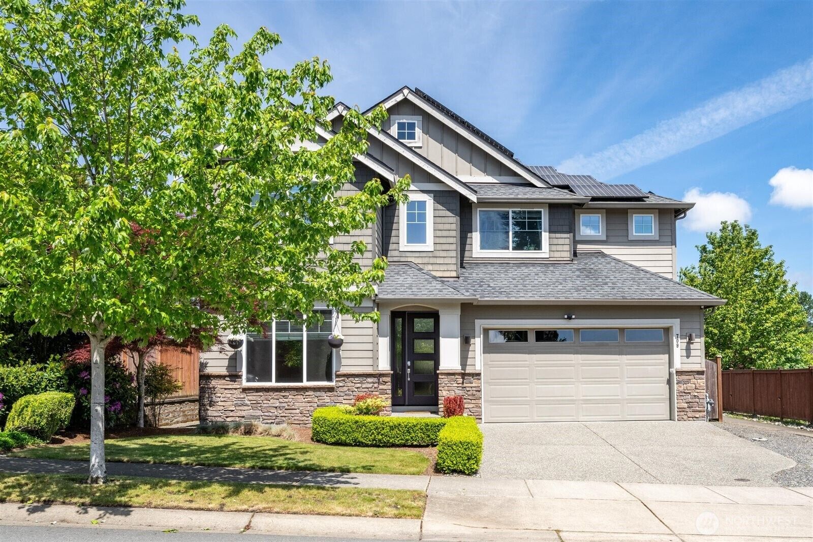 Property Photo:  709  153rd Place SW  WA 98087 