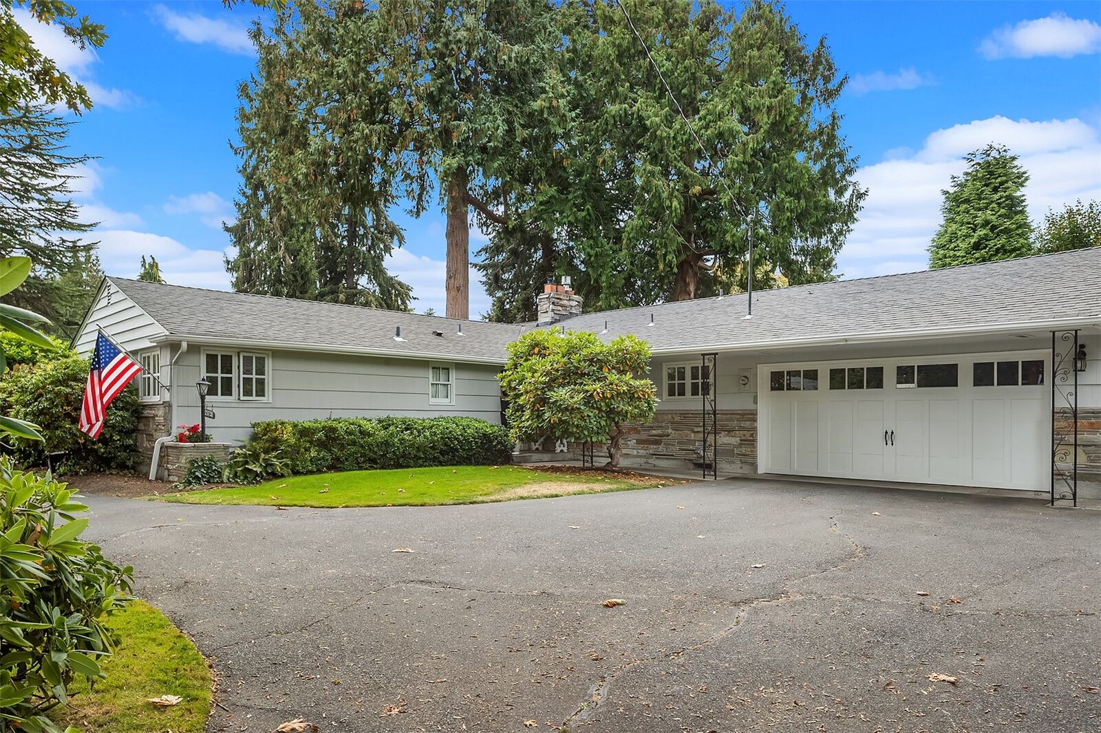 Property Photo:  23720  110th Place W  WA 98020 