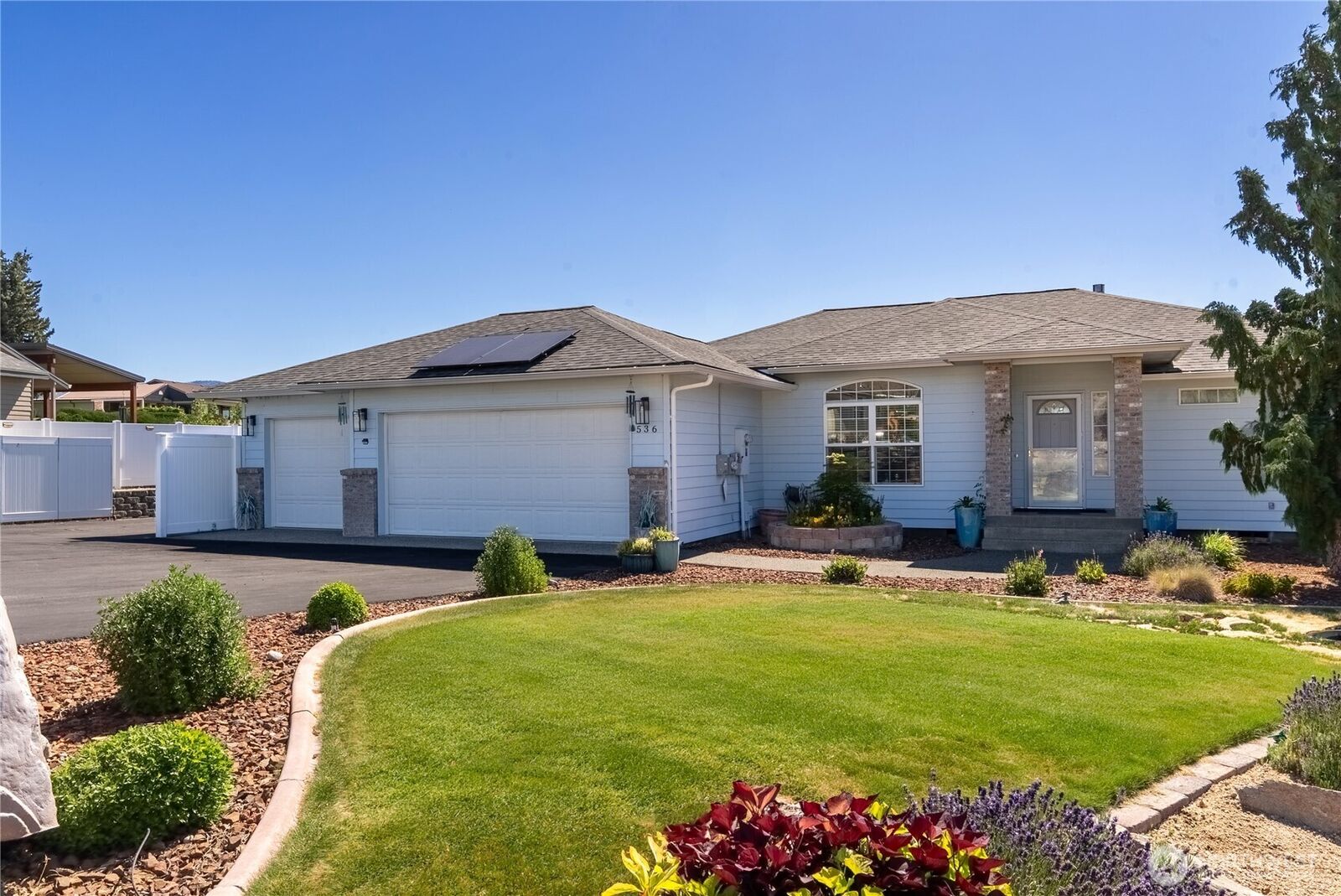 Property Photo:  536  Hillcrest Circle Drive  WA 98841 