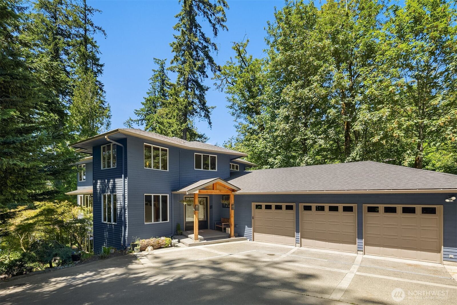 Property Photo: 18603 E Spring Lake Drive SE WA 98058