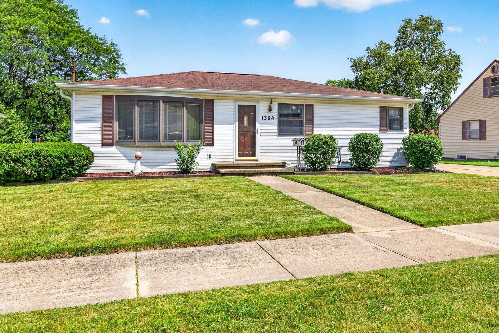 Property Photo: 1308 Kenneth Avenue WI 54130-3118