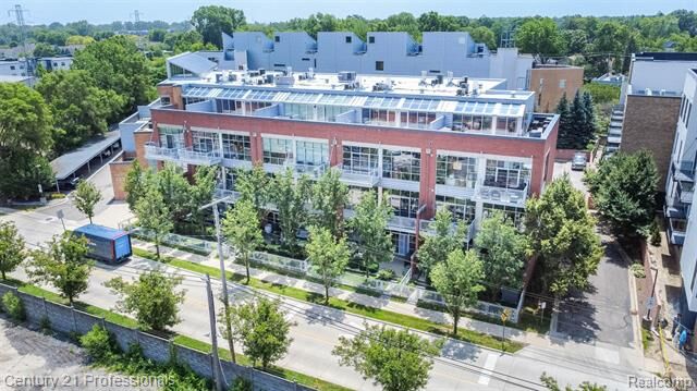 Property Photo:  322 E Harrison Avenue 20  MI 48067 