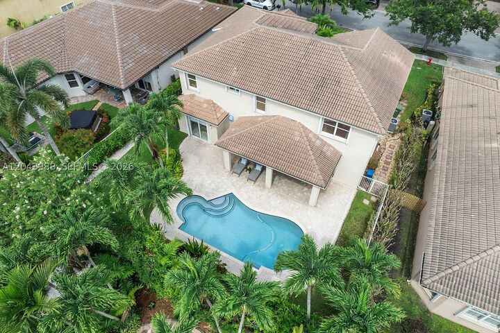 Property Photo: 3904 W Gardenia Ave FL 33332