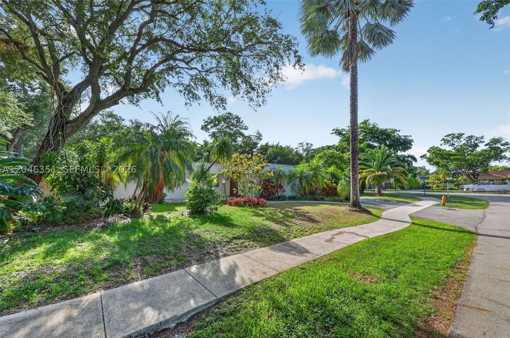 Property Photo: 15200 SW 81st Ave FL 33157