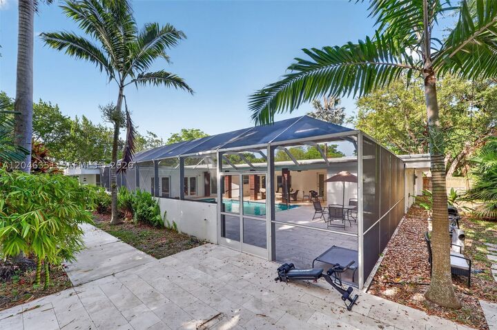 Property Photo: 15200 SW 81st Ave FL 33157