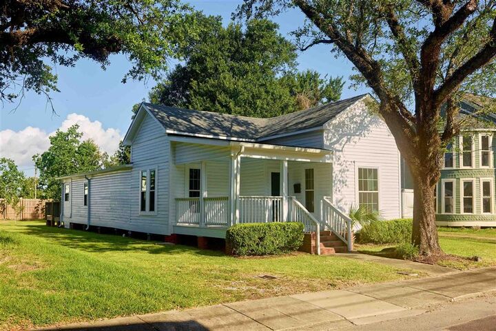 Property Photo: 424 Hodges Street LA 70601