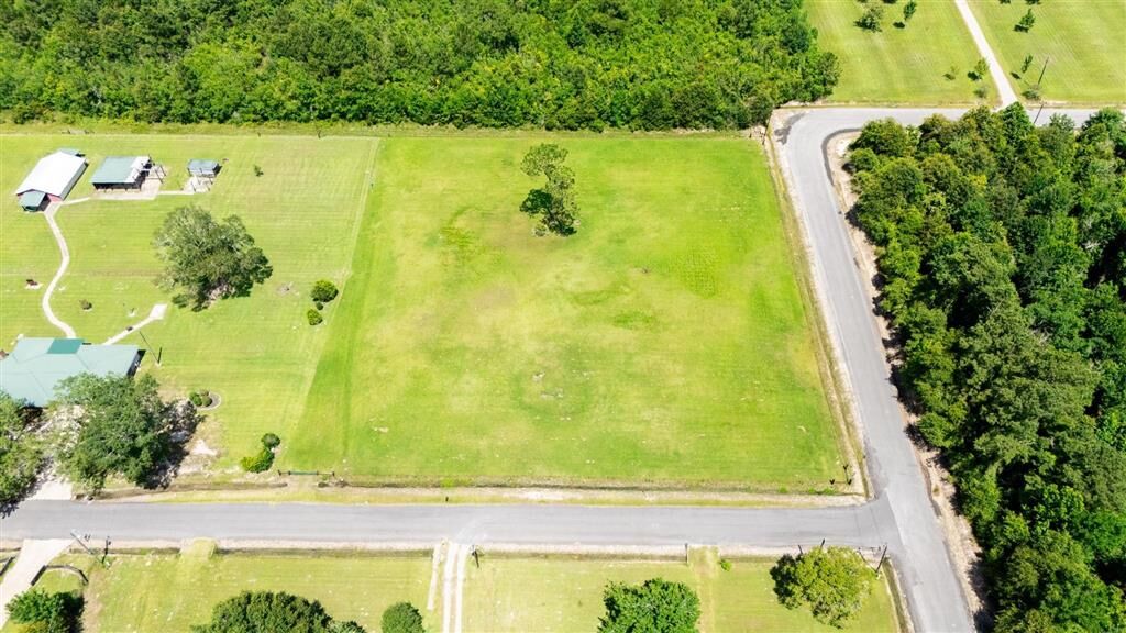 Property Photo: 0 Benoit Road Tract 2 LA 70611