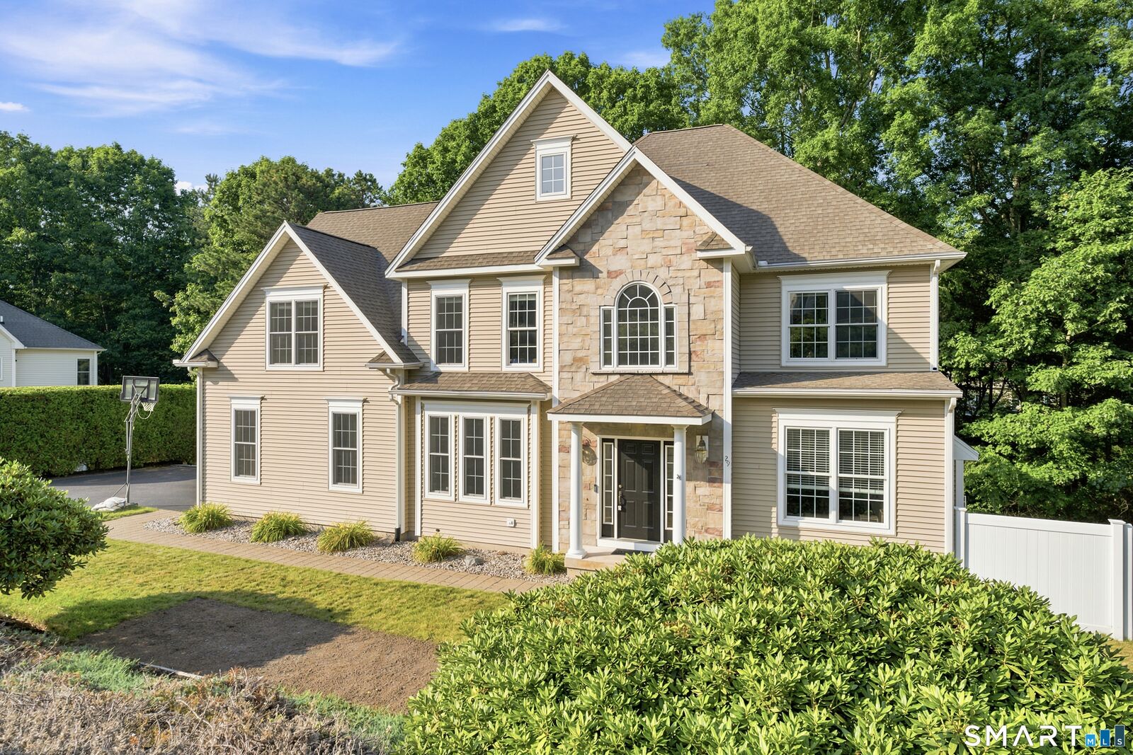 Property Photo:  29 Chilstone Lane  CT 06040 