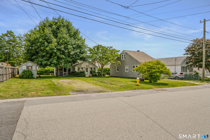 Property Photo:  8 &Amp 10 Swan Avenue  CT 06371 