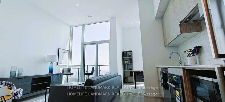 Property Photo:  395 Bloor Street S 5501  ON M4W 0B4 
