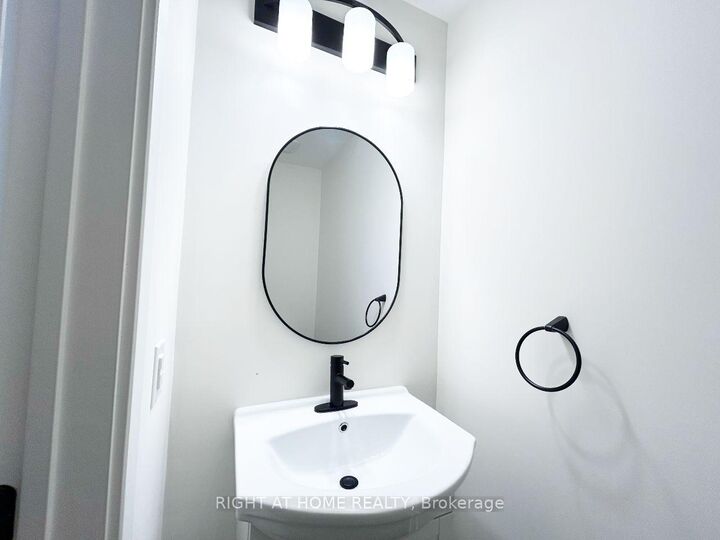 Property Photo: 75 Whitcomb Crescent ON K7A 0C1