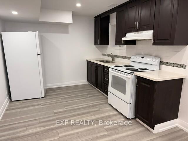 Property Photo: 352 Carlissa Run N ON L3X 3J9