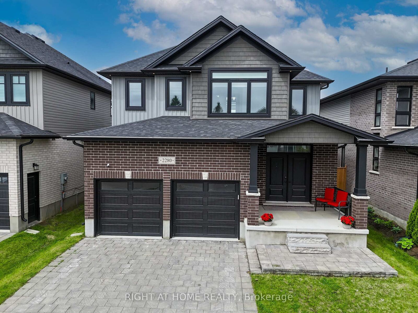 Property Photo:  2280 Tokala Trail  ON N6G 0V6 
