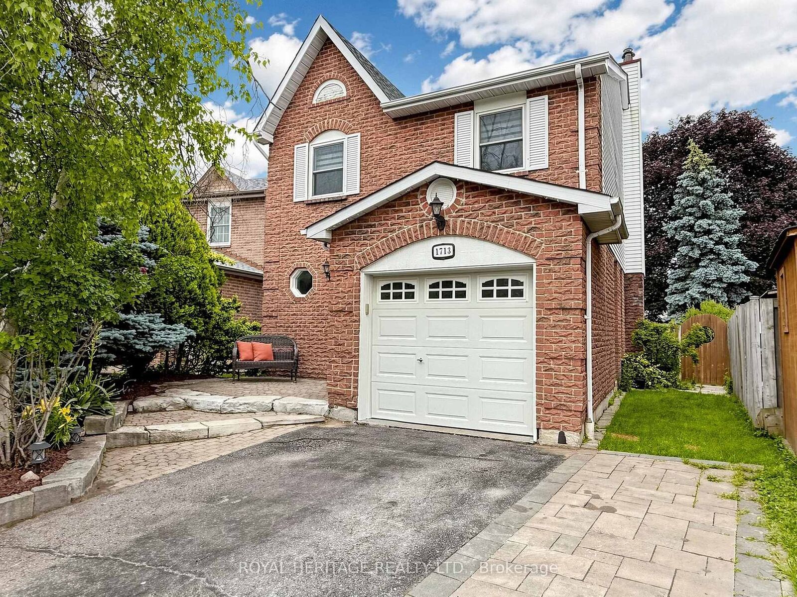 Property Photo:  1713 Minstrel Manor  ON L1V 3S1 
