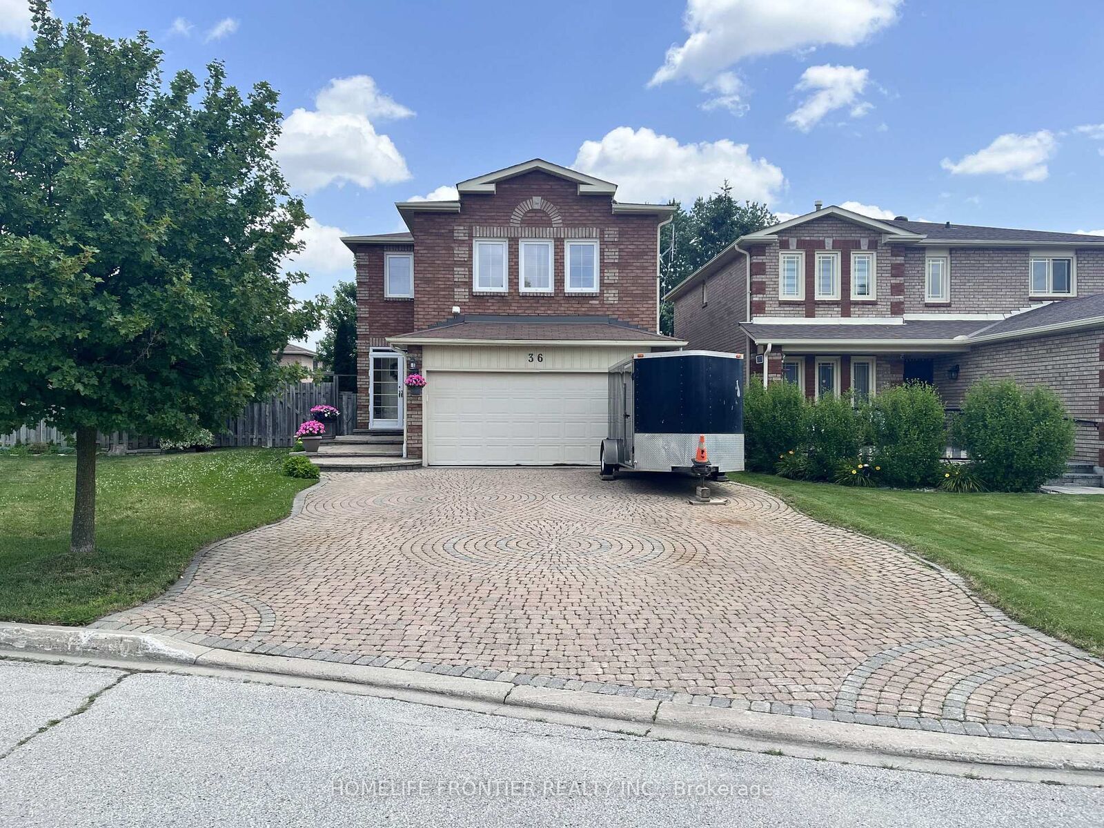 Property Photo: 36 Tamara Drive ON L4S 1E4