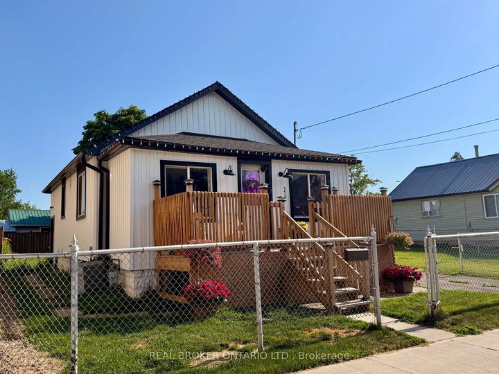 Property Photo: 314 Broadway Street ON L3C 5L9