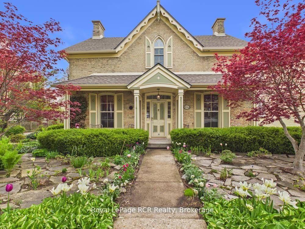 Property Photo:  804 Princes Street N  ON N2Z 1Z1 